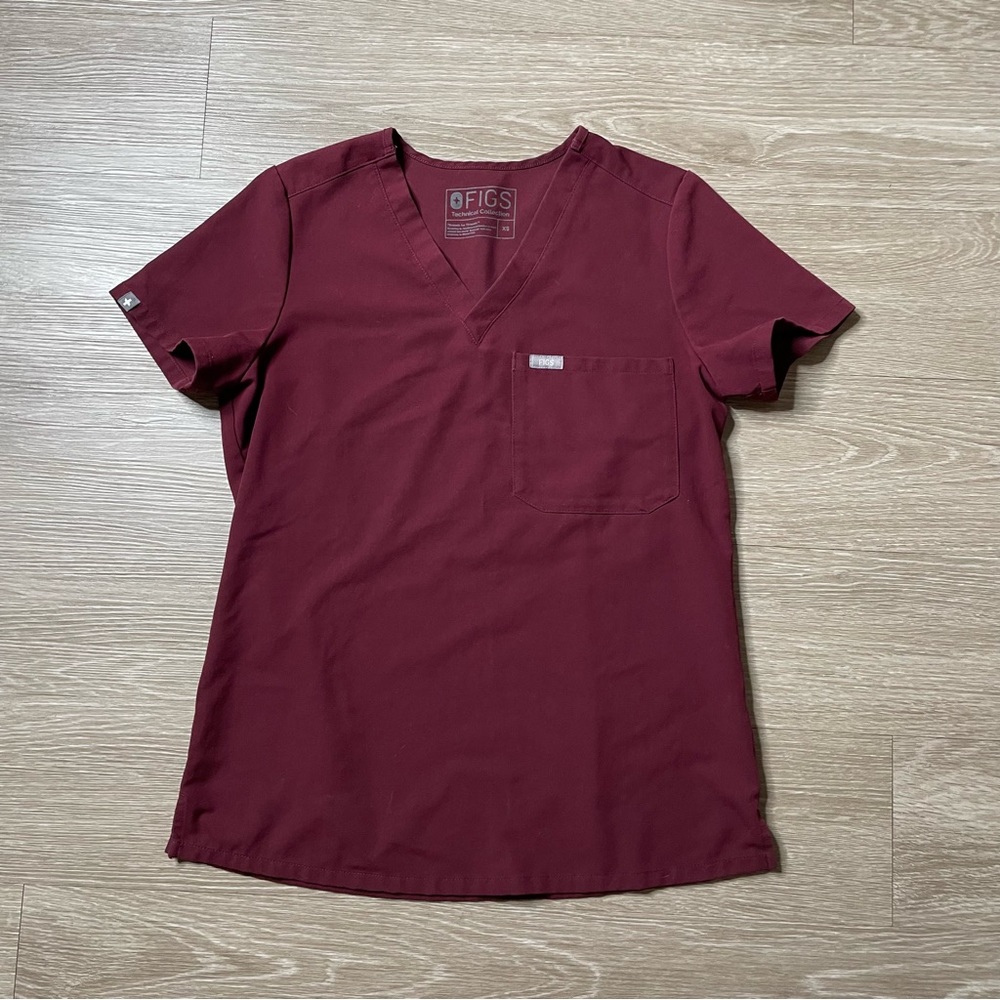 Figs Catarina One Pocket Scrub Top in Burgundy